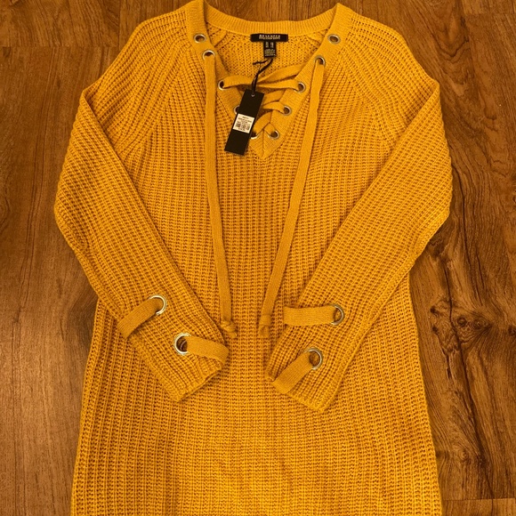 Long Hemmed Sweater (X-Small) - Picture 1 of 4